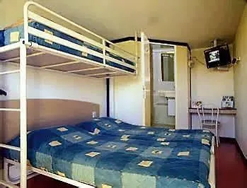 Premiere Classe St Quentin En Yvelines Elancourt Otel