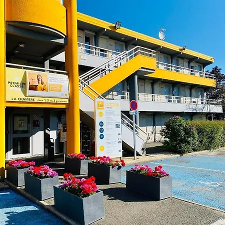 Premiere Classe St Quentin En Yvelines Elancourt Hotel Trappes