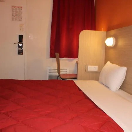 Hotel Premiere Classe St Quentin En Yvelines Elancourt Trappes