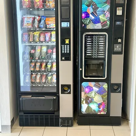 プレミア クラッセ サン カンタン アン イヴリーヌ エランクール ホテル *