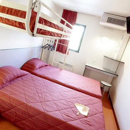 Premiere Classe St Quentin En Yvelines Elancourt Otel *
