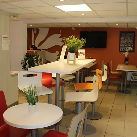 Premiere Classe St Quentin En Yvelines Elancourt * Trappes