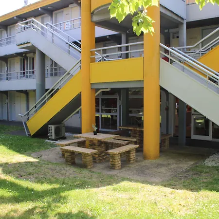 Premiere Classe St Quentin En Yvelines Elancourt Otel *