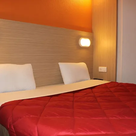 Premiere Classe St Quentin En Yvelines Elancourt * Trappes