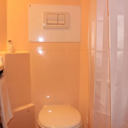 Otel Premiere Classe St Quentin En Yvelines Elancourt *