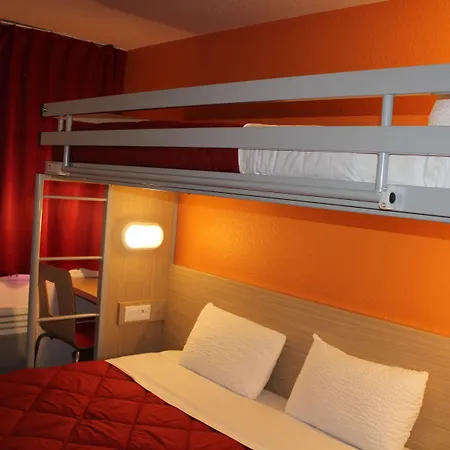 Premiere Classe St Quentin En Yvelines Elancourt Hotel Trappes