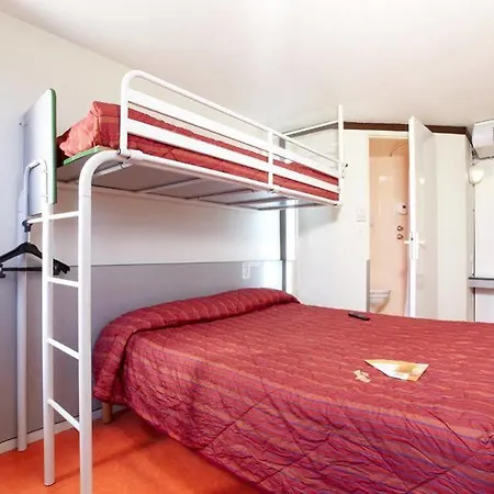Hotel Premiere Classe St Quentin En Yvelines Elancourt *